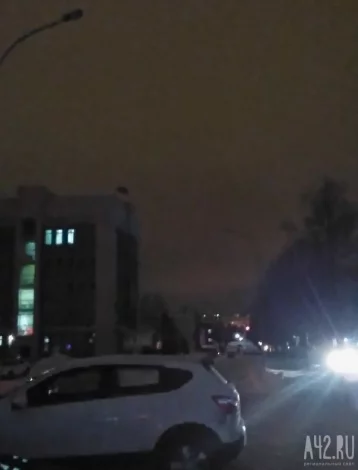 Фото: В центре кузбасского города несколько недель отсутствует уличное освещение 1