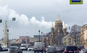 Невакцинированных жителей Санкт-Петербурга старше 60 лет отстранят от работы
