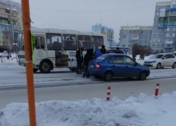 Фото: В Кузбассе подросток попал под машину 1