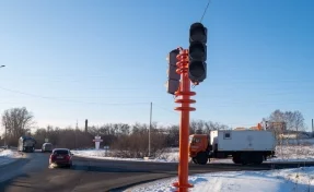 В Кемерове на перекрёстке улиц Баха и Спасской установили временный светофор