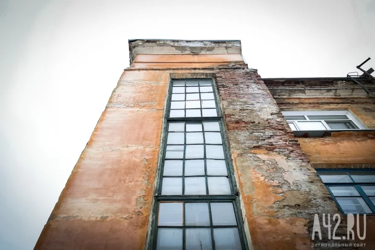 Фото: Мёртвые котята, остывшие батареи и угрозы дворнику ножом: как живут в кемеровском общежитии в Кировском районе 13