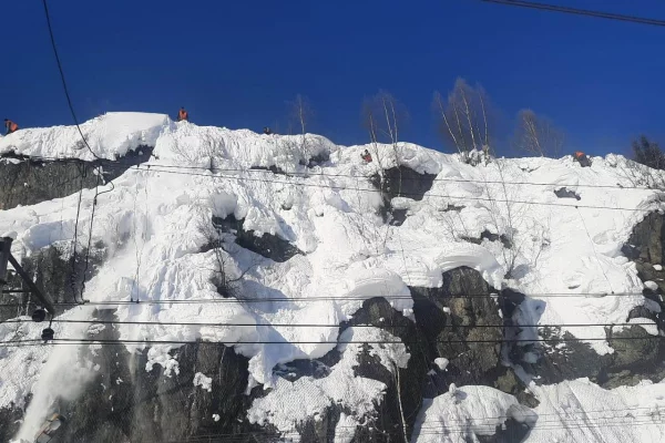 Горные участки железной дороги в Кузбассе обезопасили от схода лавин