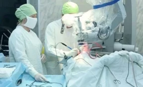 Нейрохирурги провели уникальную операцию и сохранили лицо пациентке из Кемерова