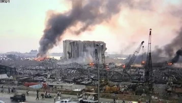 Фото: В Сети появилось видео разрушения госпиталя с людьми во время взрыва в Бейруте 1