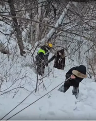В Кемерове спасли 3 детей, оказавшихся у реки во время прогулки 