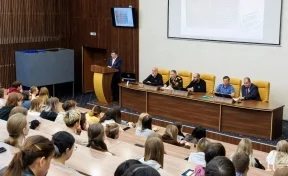 В Кемерове для студентов КемГУ провели встречу с ветеранами СВО
