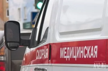 Фото: В Кузбассе женщина разбилась, упав с пятого этажа 1