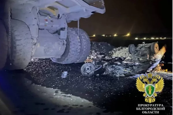 На Лебединском ГОКе самосвал с грузом наехал на «УАЗ», погибли пять человек