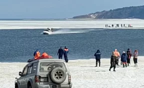 На Сахалине сотрудники МЧС спасли с оторвавшейся льдины 20 рыбаков