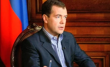 Фото: Депутат просит СКР проверить сообщения о дворцах и дачах Дмитрия Медведева 1