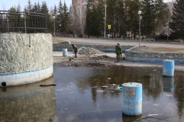 Фото: Дмитрий Анисимов: в Кемерове начался ремонт фонтана в Кедровке, работы закончат до лета 3