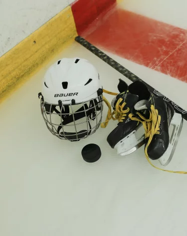 Кузбассовец Сергей Бобровский подрался с вратарём «Сан-Хосе Шаркс» во время матча