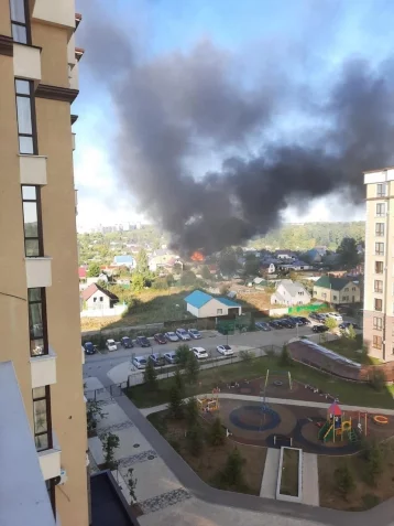 Фото: В Кемерове серьёзный пожар в частном секторе сняли на видео 1