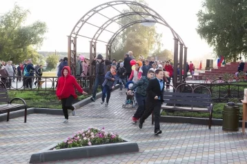 Фото: В посёлке Кемеровского района открыли мини-парк 1