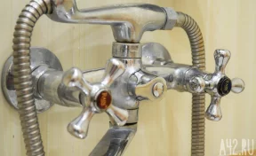 Жители 14 улиц в Белове остались без холодной воды из-за аварии