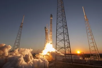 Фото: В США запуск ракеты Falcon 9 со спутником связи снова отложили 1
