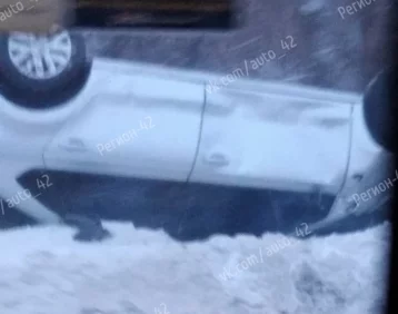 Фото: В ГИБДД рассказали подробности аварии с «перевёртышем» в Кемерове 1