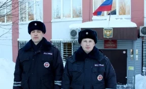 Кузбасский полицейский спас женщину, пострадавшую в ДТП