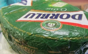 Таможенники нашли в кемеровском магазине санкционный сыр