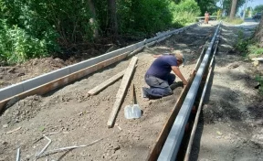 В Рудничном районе Кемерова продолжается капитальный ремонт переулка