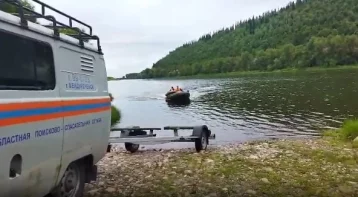 Фото: Уплыла лодка: в Кузбассе двое мужчин застряли на острове посреди реки 1