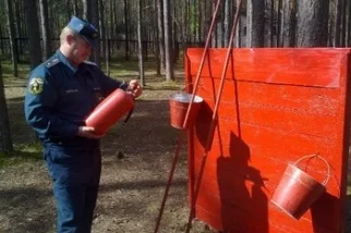 Фото: Кузбасские спасатели проверяют пожарную безопасность в детских лагерях 1