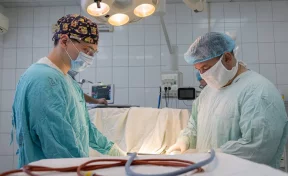 Кузбасские врачи прооперировали 18-летнюю девушку с аномальным расположением аппендикса 