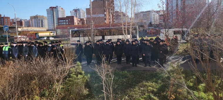 Фото: В Кемерове полицейские поздравили легендарную Анну Котенко: ей исполнился 101 год 2