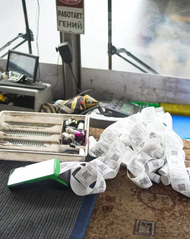 В Кемерове водитель остановил автобус, вышел в салон и обматерил пассажира