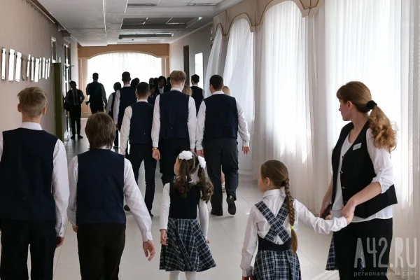 Трудовик за клавиатурой. Почему раньше на уроках труда в школе варили борщ и строгали табуретки, а теперь изучают теорию