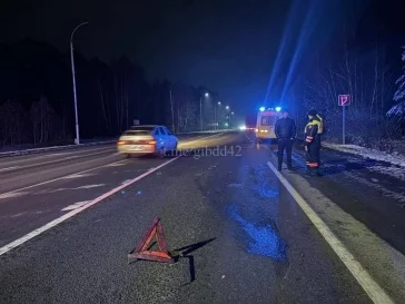 Фото: В Кемерове грузовик насмерть сбил стоявшую на дороге пожилую женщину 2