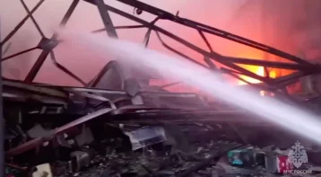 Фото: Площадь пожара на промпредприятии в Курске составила 17 000 квадратов, открытое горение ликвидировали 1