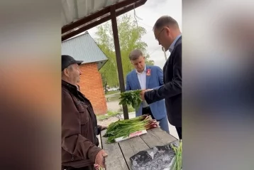 Фото: Губернатор Кузбасса купил колбу у пенсионера в Гурьевске и поделился видео их разговора 1