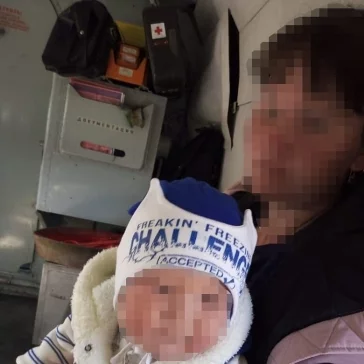 Фото: В Кузбассе восьмимесячного ребёнка доставили в больницу вертолётом 2