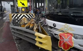После ДТП с автобусом под Тулой госпитализировали 35 человек, пятеро в тяжёлом состоянии
