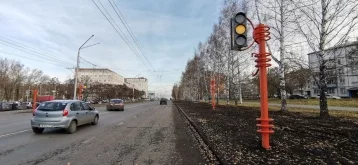 Фото: В Кемерове на Октябрьском проспекте установили новый светофор 1