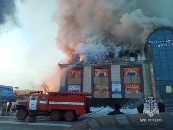 Фото: В Иркутской области загорелся магазин стройматериалов  1