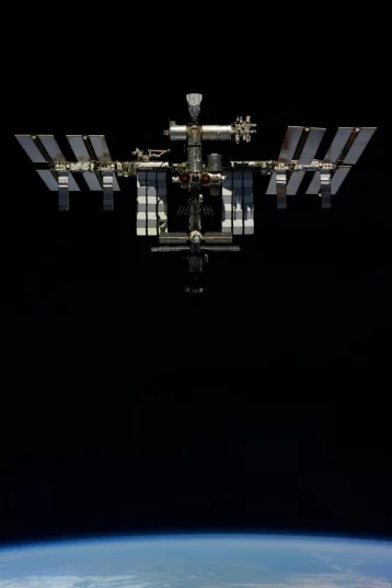 Фото: Crew Dragon с космонавтом из Кузбасса Гребёнкиным перестыковался на другой узел МКС 1