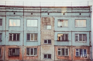Фото: Шестилетний ребёнок выпал из окна в Кемерове 1