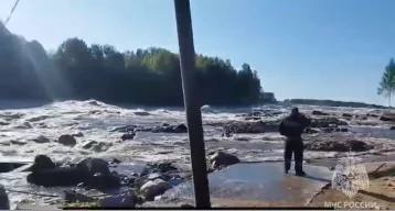 Фото: В Сегежский район Карелии из-за размыва перемычки на ББК направили эпидемиологов, инфекционистов и психологов 1