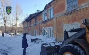 На должностное лицо УК завели дело после обрушения крыши дома в Прокопьевске