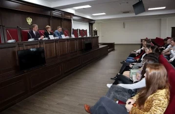 Фото: В Кемеровском областном суде прошёл День открытых дверей судебной системы Кузбасса 1