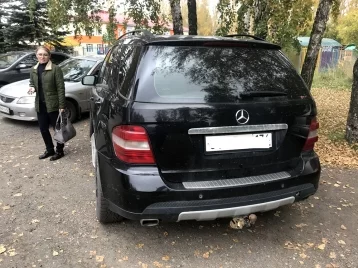 Фото: Житель Кузбасса за долги по алиментам подарил дочери Mercedes-Benz 1
