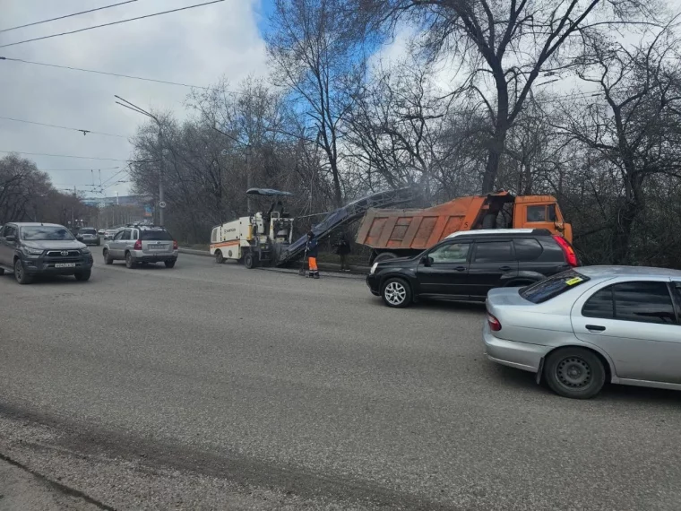 Фото: Мэр Новокузнецка: на Запсибовском мосту начали укладывать асфальт 4