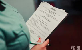 Юрист: Приставы могут срезать с петель дверь в квартиру, ранее принадлежащей Долиной