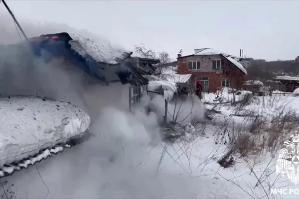 МЧС: на пожаре в Кемерове погибла женщина