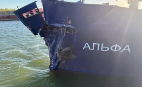 В Ростовской области теплоход столкнулся с воротами Кочетовского гидроузла
