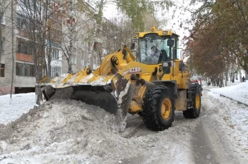 Фото: В Кемерове убрали в 2,3 раза больше снега, чем в прошлом году 1