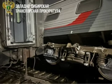 Фото: В Новокузнецке на станции столкнулись два пассажирских вагона: начата проверка 1