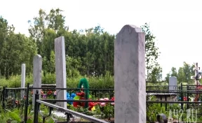 Брат погибшего на СВО россиянина принципиально убрал с его могилы памятник, поставленный вдовой